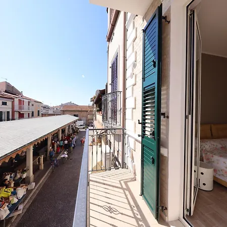Residenza La Piazzetta Apartment *