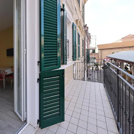 Residenza La Piazzetta Apartment *