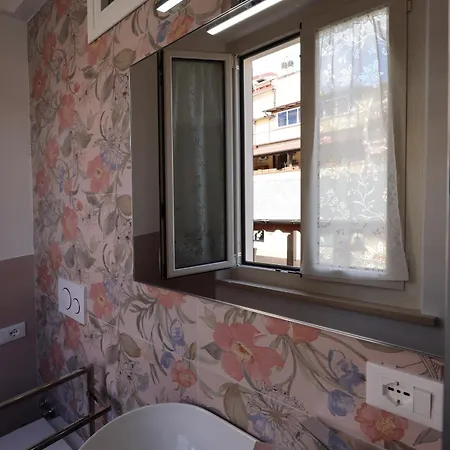 Residenza La Piazzetta 雷卡纳蒂港