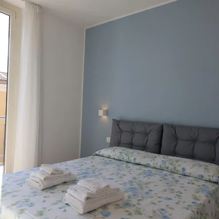 Residenza La Piazzetta Apartment *